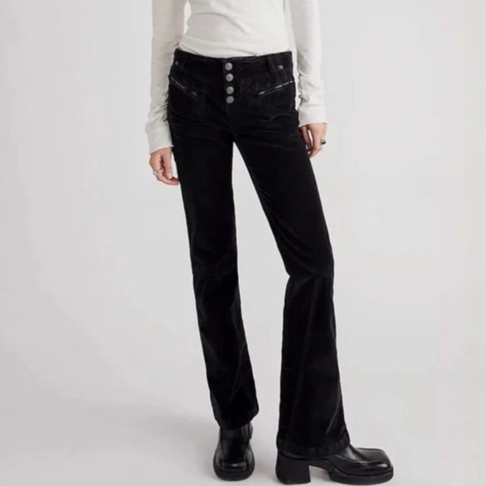 Free People Hit Back Slim Flare Pants Size 6 Velour Black NEW